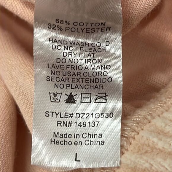 NWT Double Zero Soft Pink Velvet Cropped Hooded Sweatshirt - Size Large - Picture 10 of 10